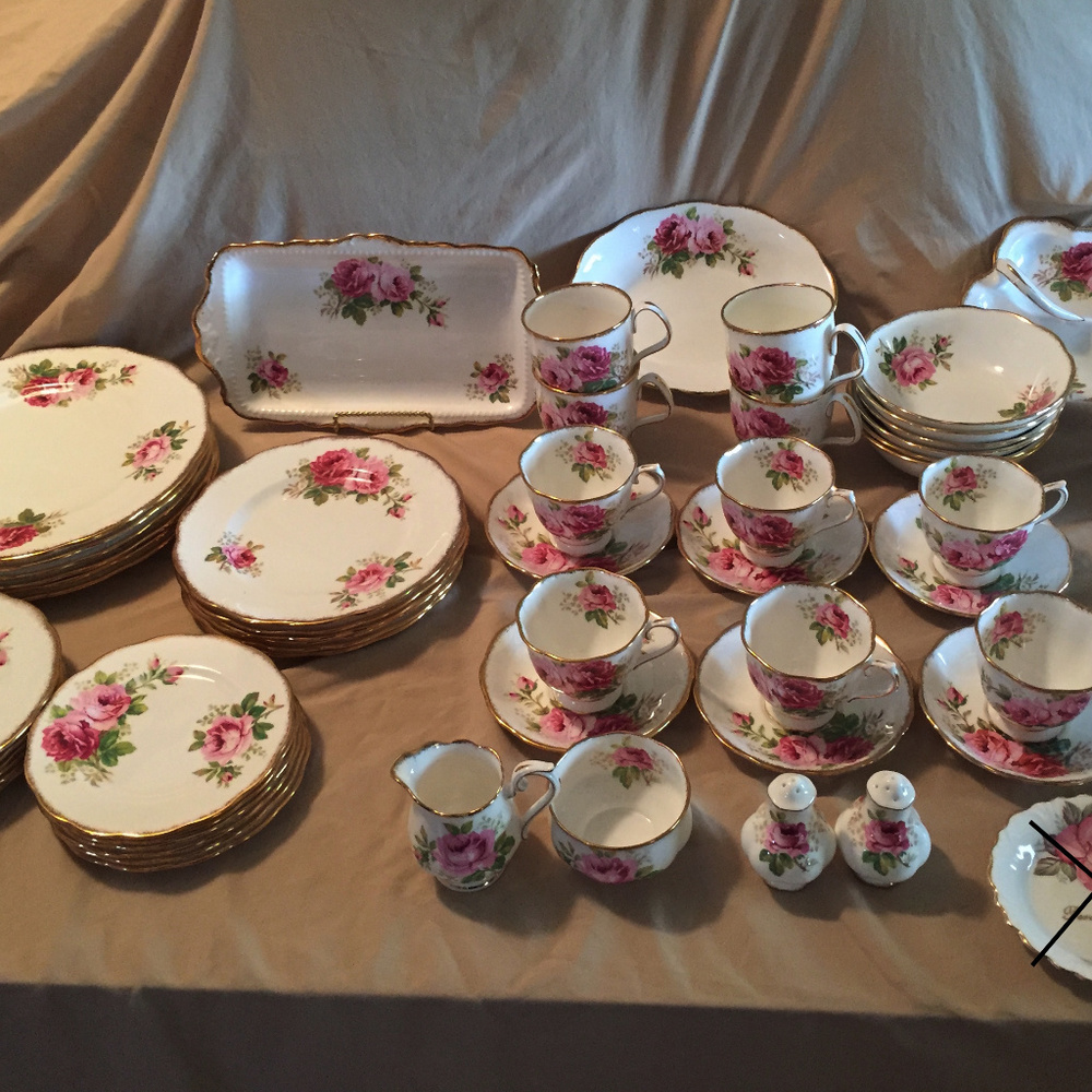Bone china, 87 piece: Royal Albert/American Beauty